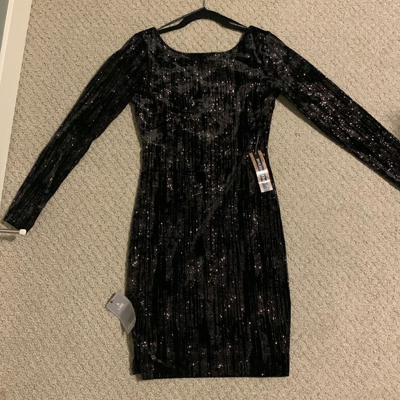 Le Chateau Sparkly Black Long Sleeve Bodycon Dress - Picture 1 of 3